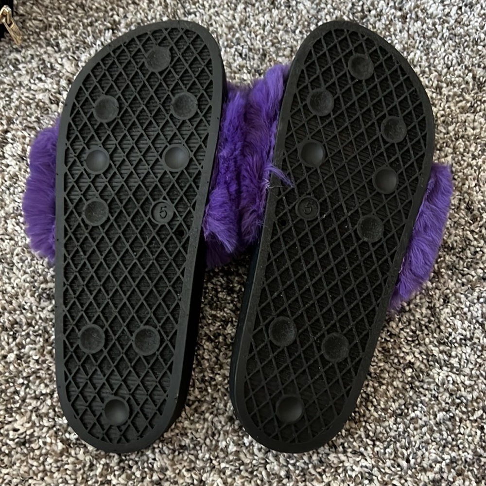 Fuzzy slides - Picture 2 of 4
